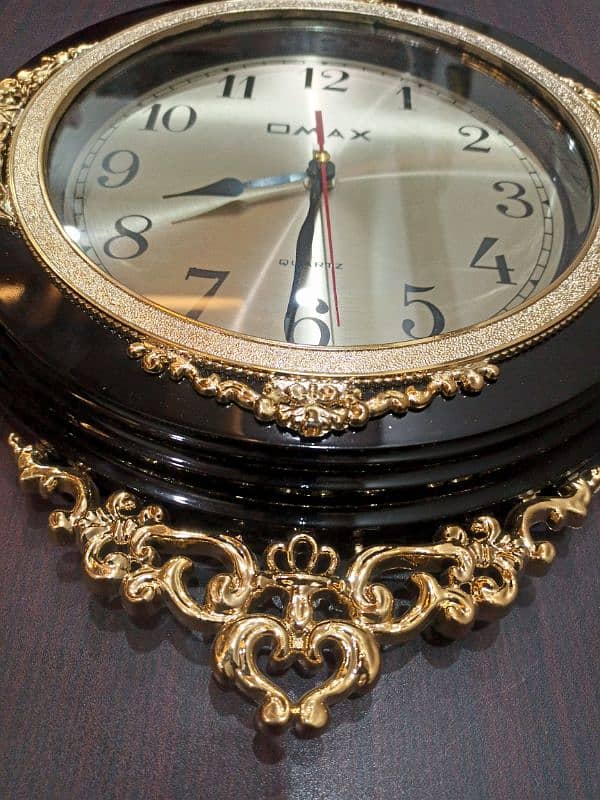 Beautiful Crown Gold Wall Hanging clock 3