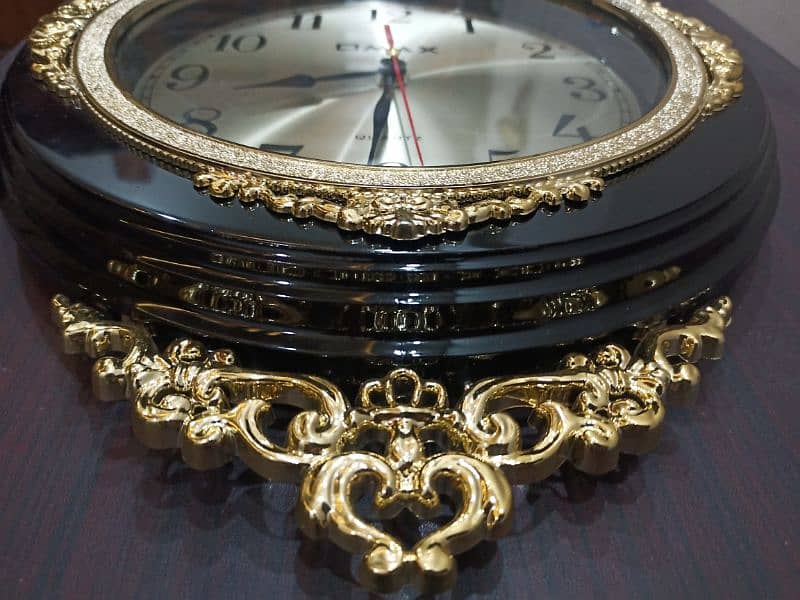 Beautiful Crown Gold Wall Hanging clock 5