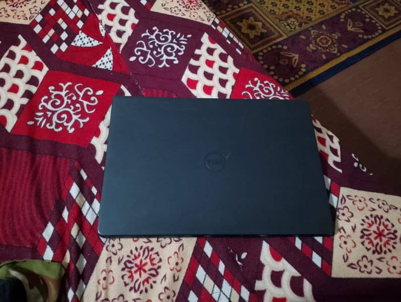 Dell Laptop i3 5th Gen 8gb ram 320gb hardisk 4