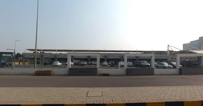 Investors Should Sale This Commercial Plot Located Ideally In DHA Defence 2