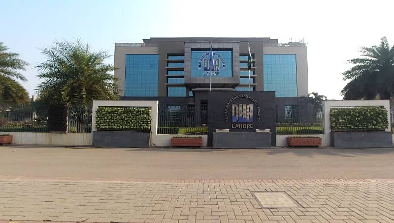 Investors Should Sale This Commercial Plot Located Ideally In DHA Defence 5