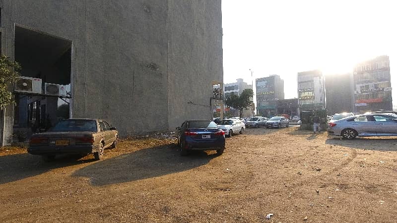 Investors Should Sale This Commercial Plot Located Ideally In DHA Defence 8