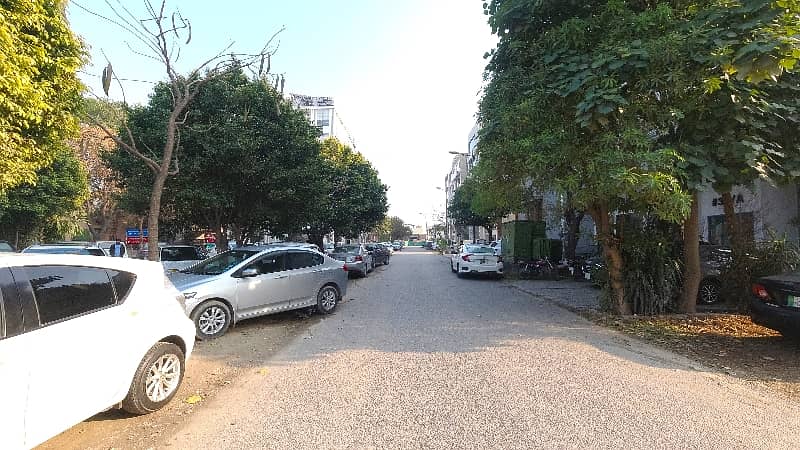 Investors Should Sale This Commercial Plot Located Ideally In DHA Defence 11