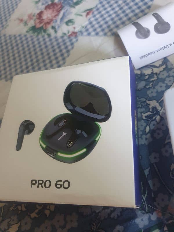 Wireless Ear pods headphones new 0