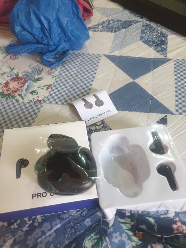 Wireless Ear pods headphones new 2