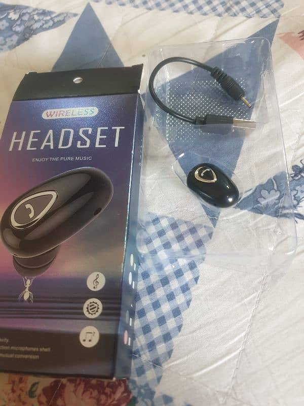 Wireless Ear pods headphones new 12