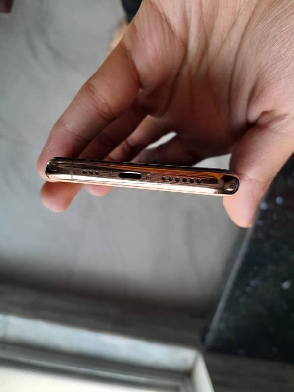 Iphone 11pro pta approved 5