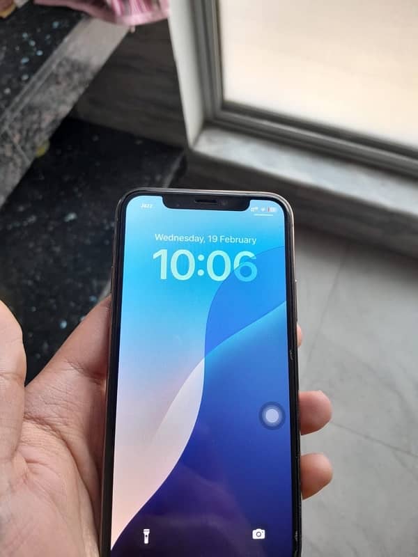 Iphone 11pro pta approved 9