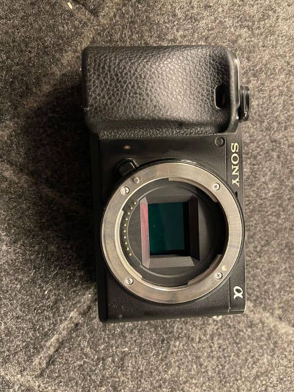 Sony Alpha a6400 Mirrorless Camera with 16-50mm Lens 8