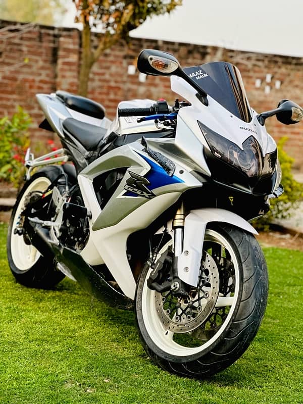 Suzuki GSX-R600 2012 MODEL | Suzuki in Bikes | GSX-R600 0