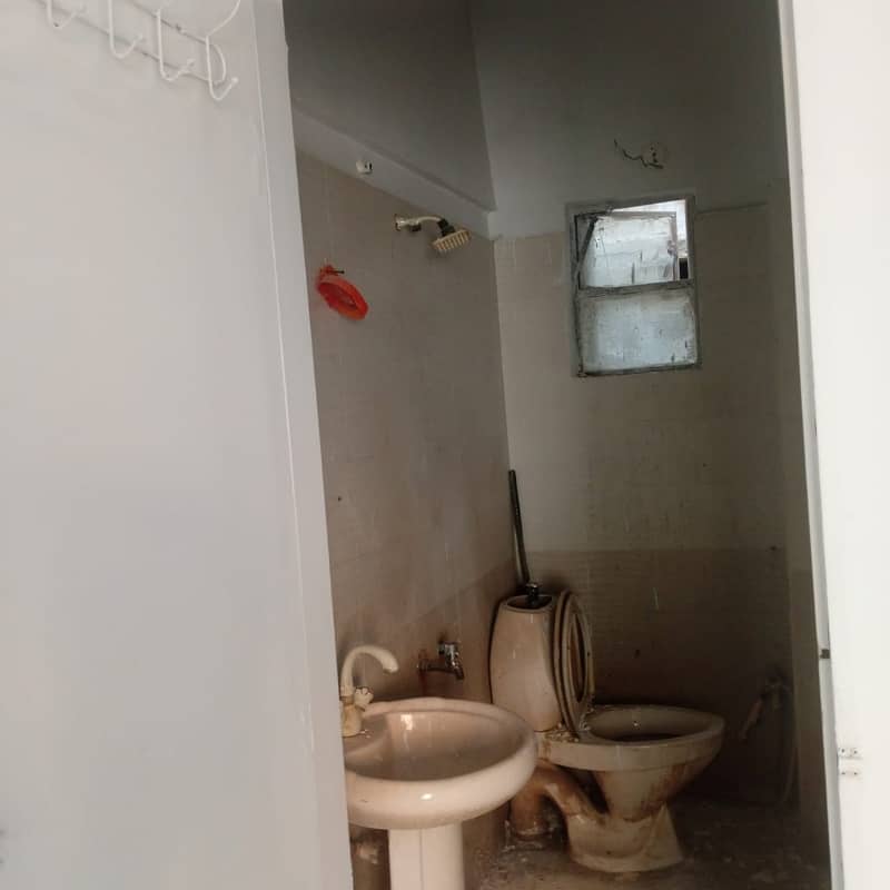 Corner 800 Square Feet Flat Up For rent In Gulistan-e-Jauhar - Block 13 3