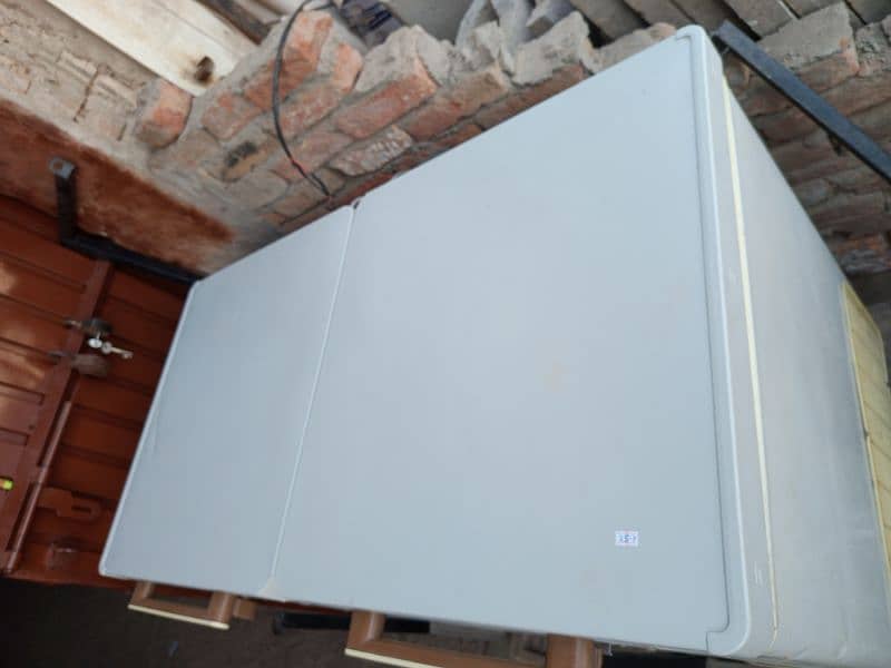 dawlance deep freezer double door 5