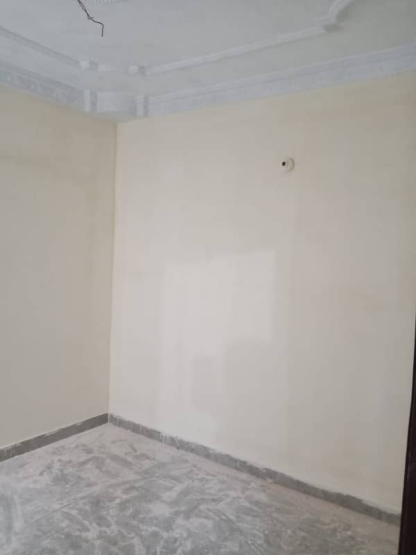 WELL MAINTAINED APARTMENT IS AVAILABLE FOR RENT 6