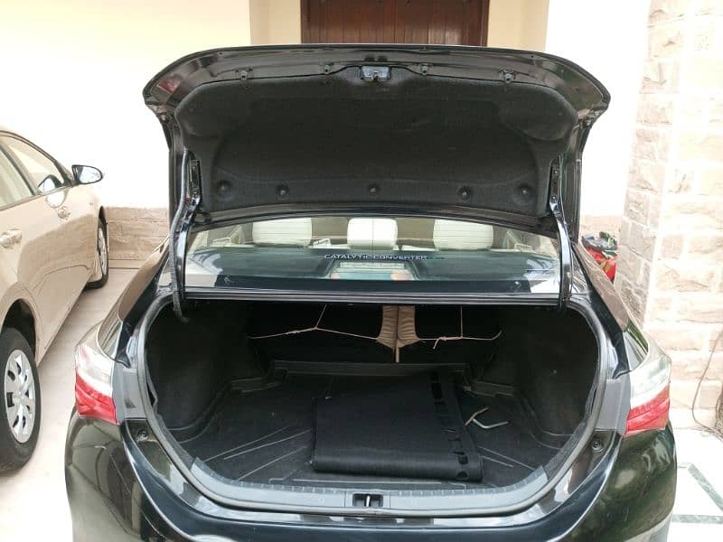 Toyota Grande 2017 Auto/Sunroof Fully Loaded Outclass in DHA Karachi 4