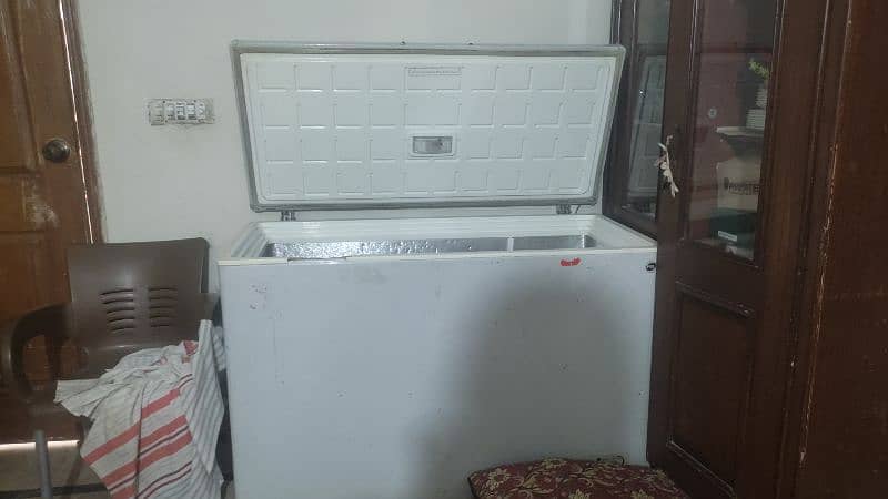 Dawlance deep freezer 2