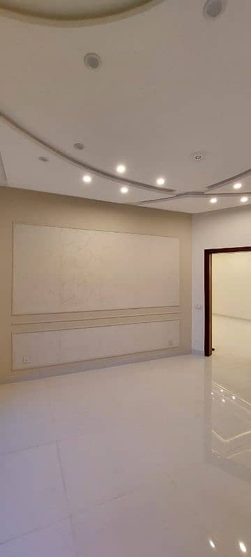 10 Marla Brand New House For Rent In Bahria Town Lahore 3