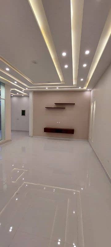 10 Marla Brand New House For Rent In Bahria Town Lahore 17