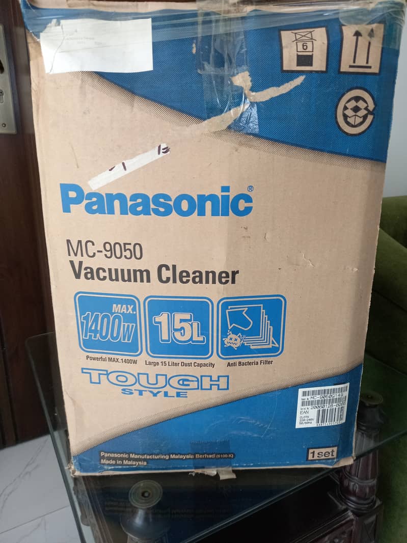 Heavy-Duty Panasonic Vacuum Cleaner for Sale! 1