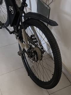 electric cycle with battery