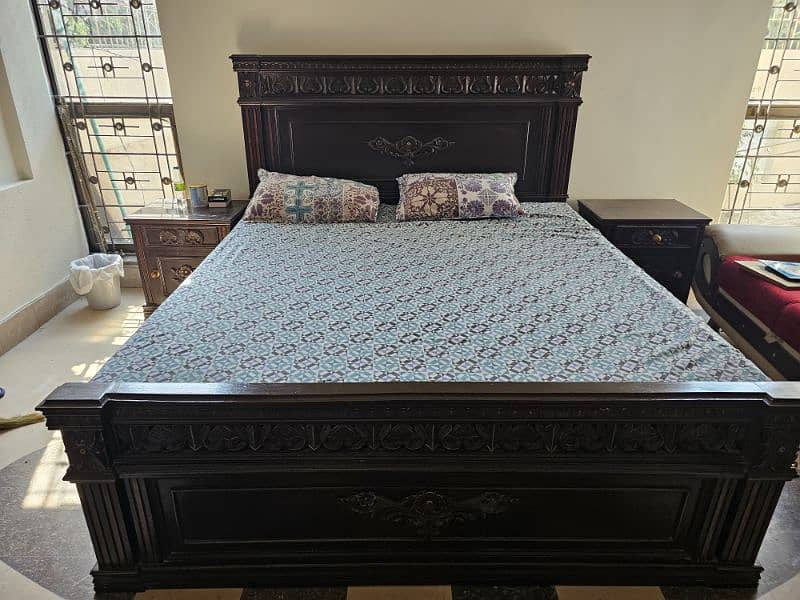 wooden bed good quality 0