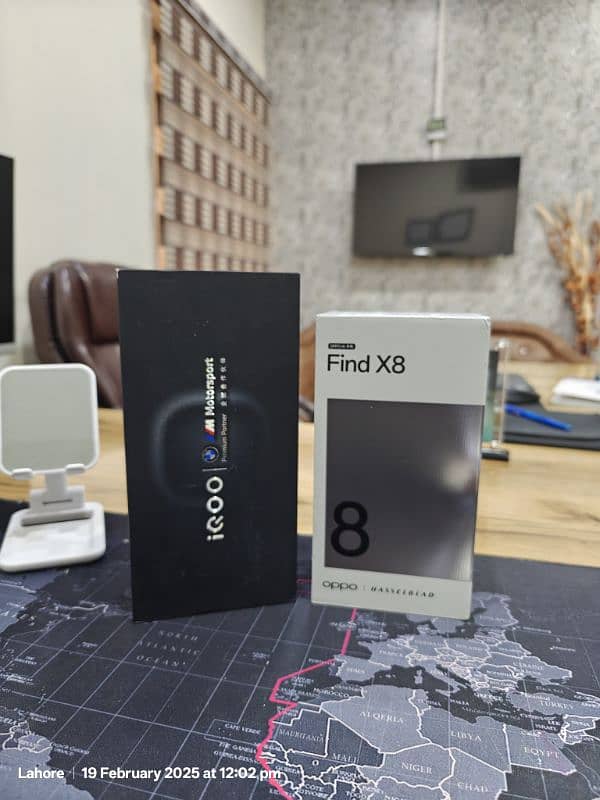 Oppo Find X8, IQOO 13 Box Pack 12/256 Read ad 0