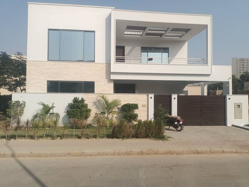 P6 villa available for sale in bahria town karachi +923069067141 0