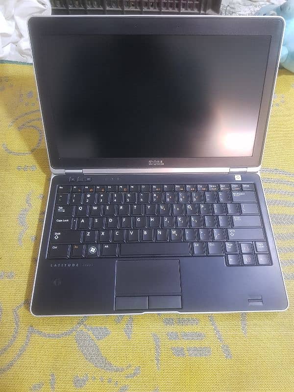 Dell Latitude E6230 10 by 9 condition 0