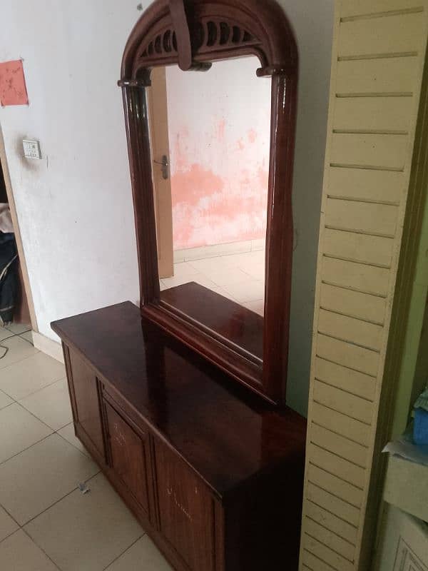 Used Wooden Dressing Table with Mirror for Sale – 12,500 2