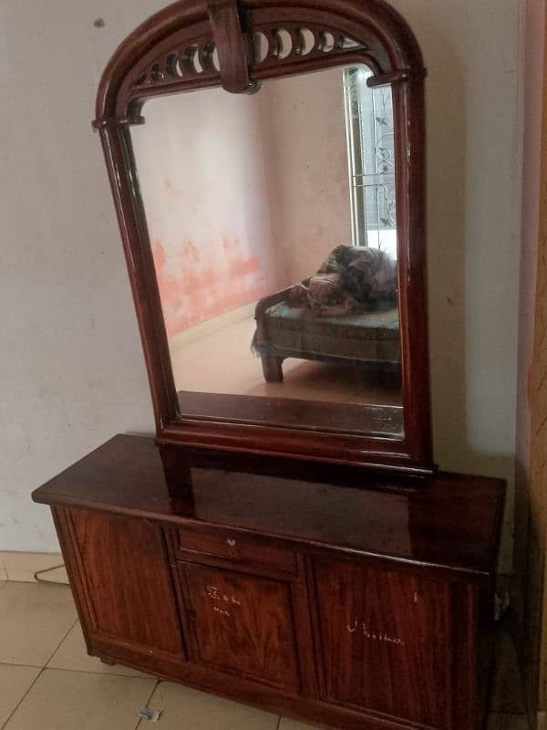 Used Wooden Dressing Table with Mirror for Sale – 12,500 4