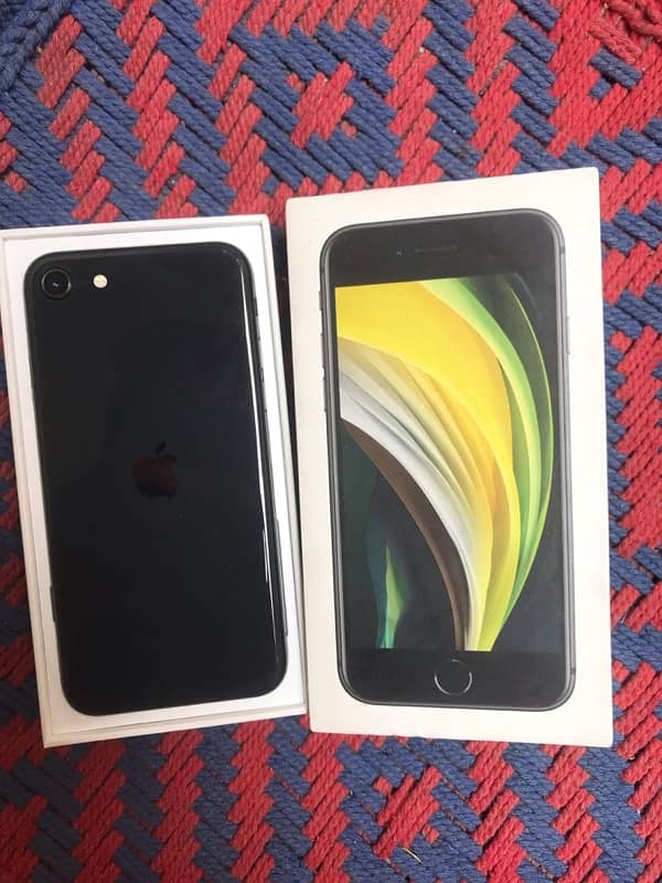 iPhone SE for sale  contact me; 03251218151 3