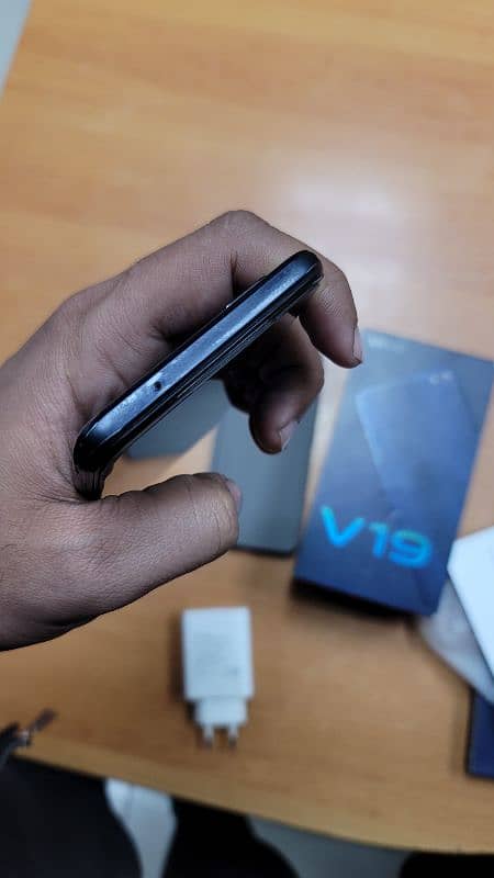 Vivo v19 like Brand New lush in display Fingerprint 1