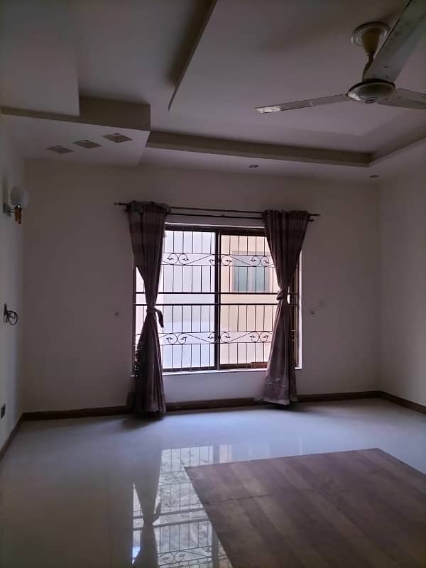 1 KANAL NEW LIKE HOUSE FOR RENT 8