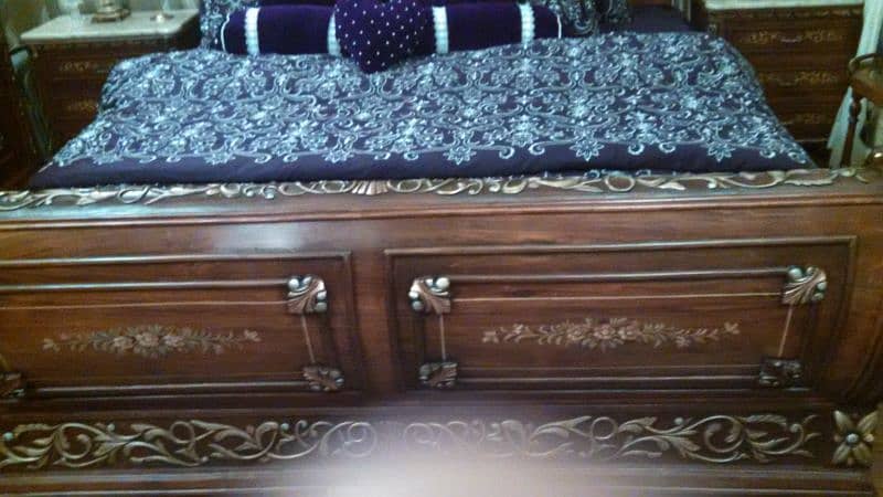 bedroom set solid wooden 1