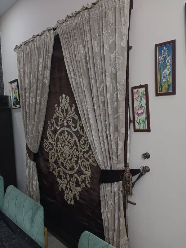 stylish blind with handwork 1