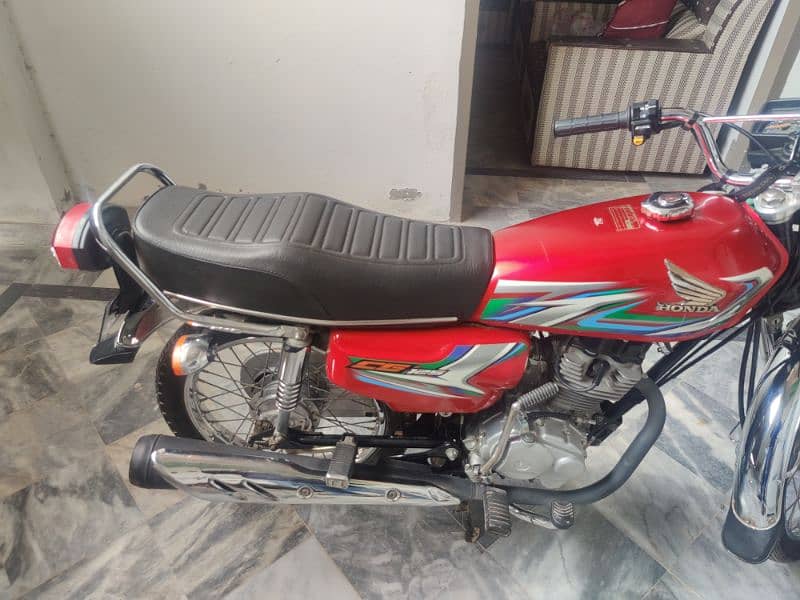 Like brand new bike second hand urgent cell 0