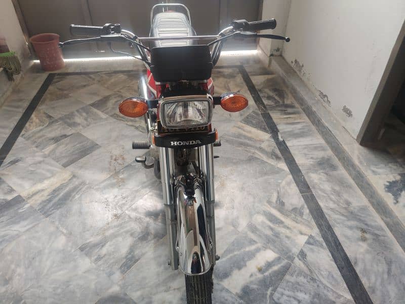 Like brand new bike second hand urgent cell 5