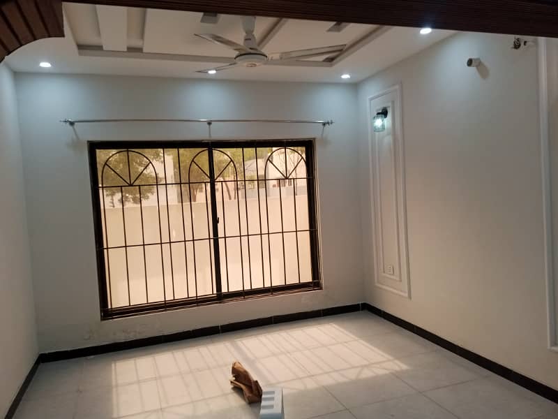 5 Marla brand new house for rent available in DHA rahbar 11 sector 2 bijali Pani available 7