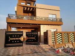 Prime Location 10 Marla House In Lahore Is Available For sale