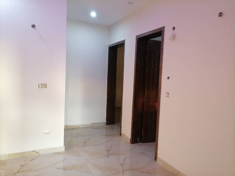 Prime Location 10 Marla House In Lahore Is Available For sale 6