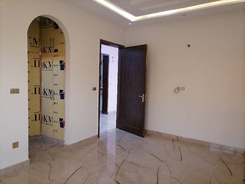 Prime Location 10 Marla House In Lahore Is Available For sale 14