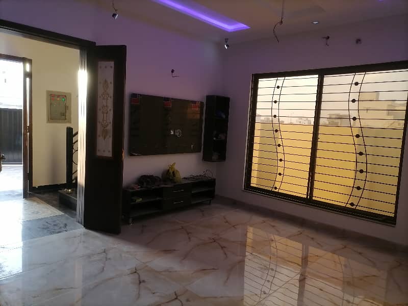 Prime Location 10 Marla House In Lahore Is Available For sale 16