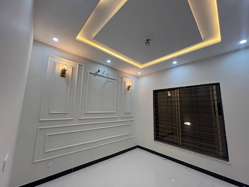 Chance deal Ali block villa for sale bahria town Karachi 6