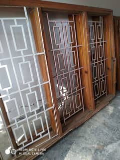 Solid Dyar wood windows