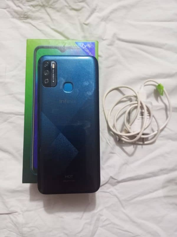 Infinix hot 9 play 2/32 GB with box and charger 3