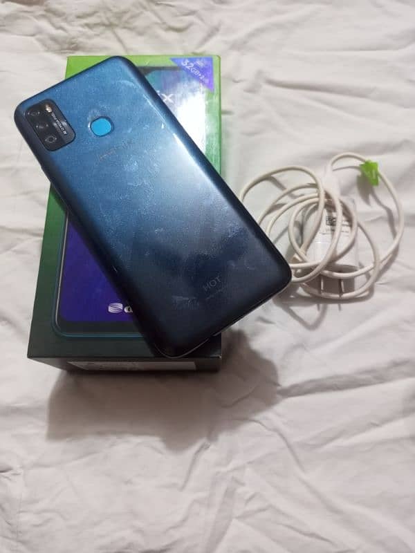 Infinix hot 9 play 2/32 GB with box and charger 5