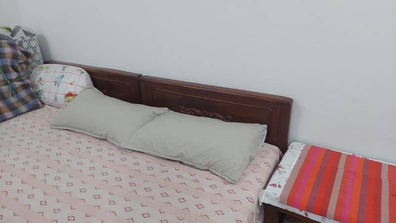 2 SINGLE BED WITHOUT MATTRESS 0