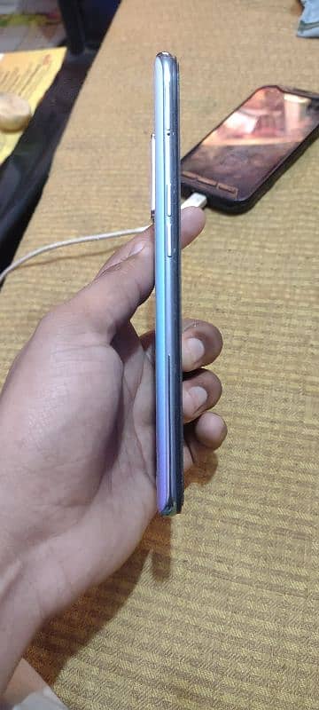 OPPO F15 AMOLED 8gb ram 4