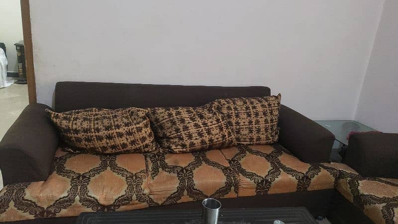 sofa in good condition 1