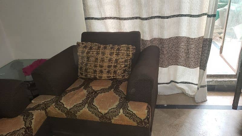 sofa in good condition 2