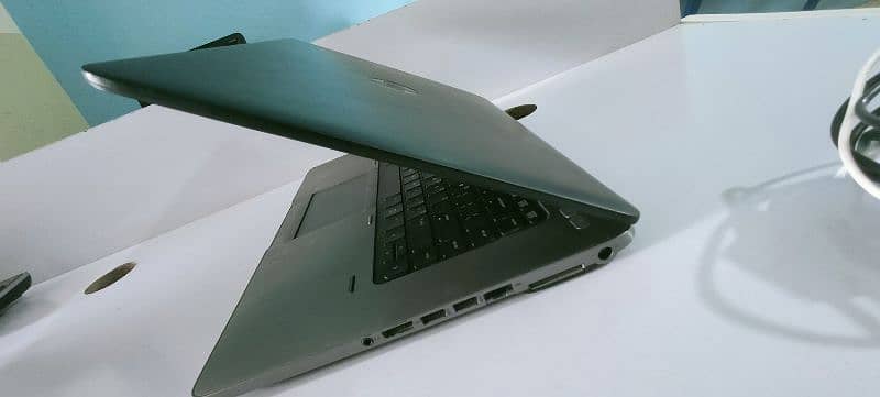 HP Laptop 5